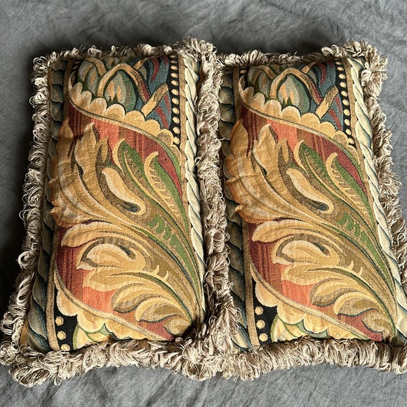 2 elegant lumbar pillows in beautiful earth toned colors Deco design From Gumps - Picture 7 of 16